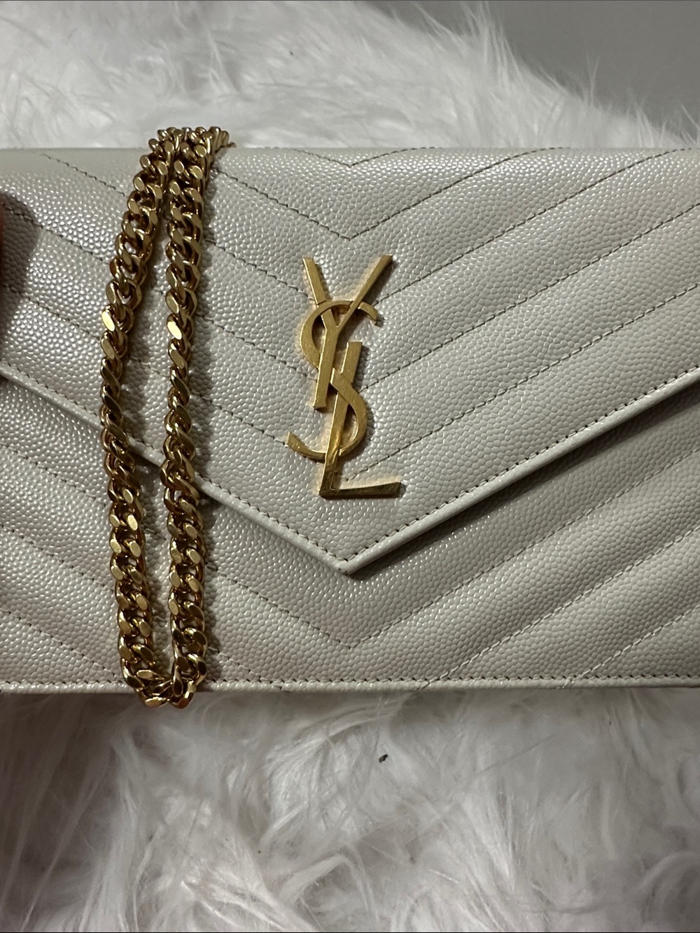 Yves Saint Laurent Cassandre off white Quilted Leather Chain Crossbody - Picture 4 of 8